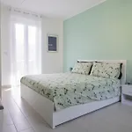 Penelope House 아파트
